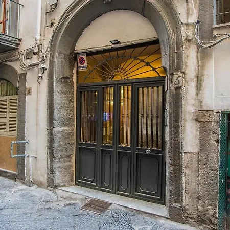 S- Loft With Balcony In The Historic Center Napels